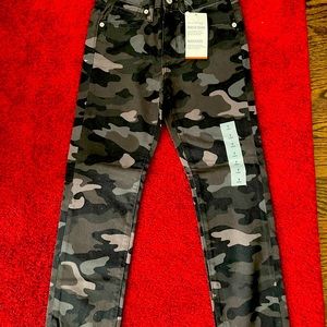 NWT Old Navy Boys Camo Pants in Size 7